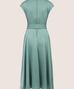 Younglomax.shop5bf4a3e402 4